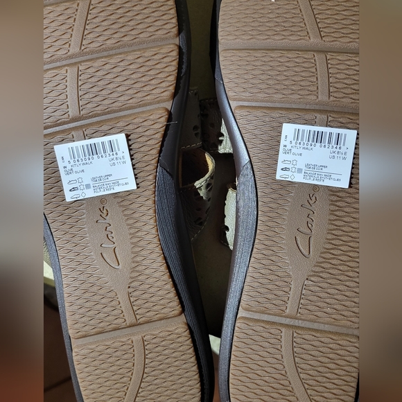 NWT Clarks Sandals/Mules Sz. 11 W - Picture 4 of 9